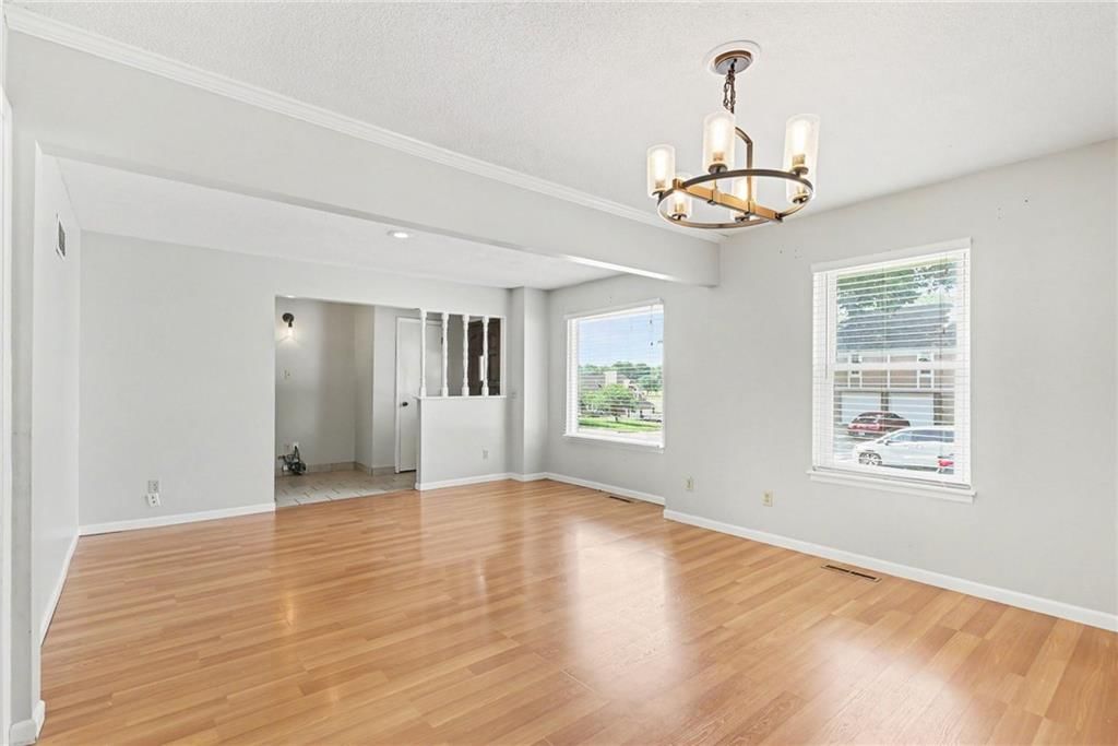 1028 S LINDENWOOD Drive — photo 8