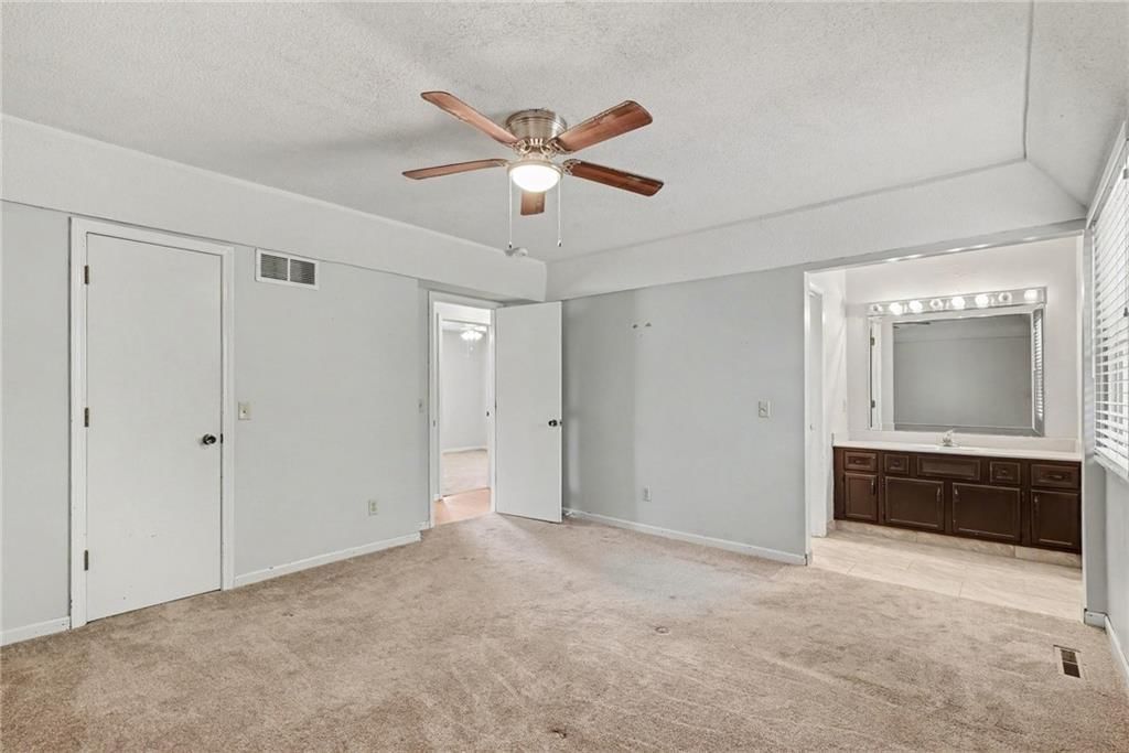 1028 S LINDENWOOD Drive — photo 12