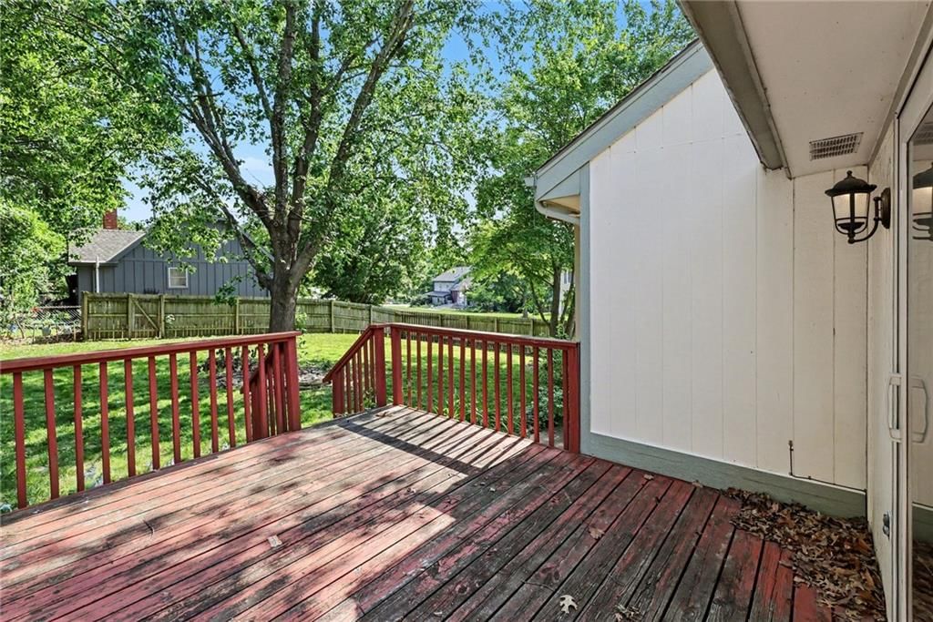 1028 S LINDENWOOD Drive — photo 22