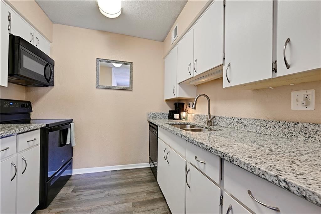 6228 Robinson Street — photo 6