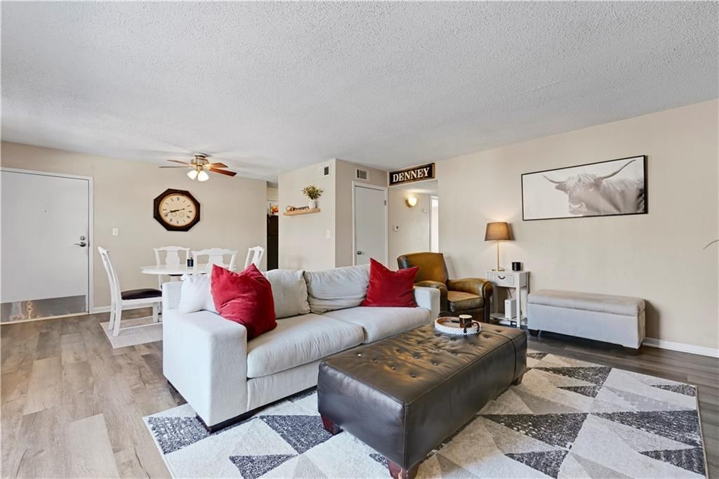 6228 Robinson Street — photo 11