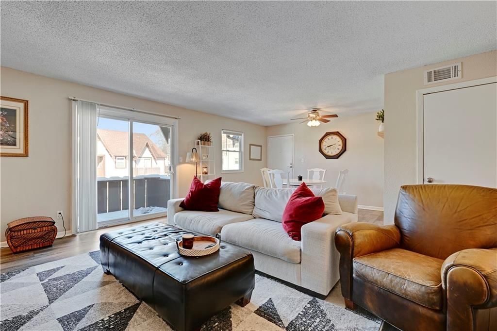 6228 Robinson Street — photo 12