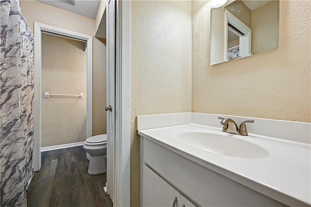 6228 Robinson Street — photo 17