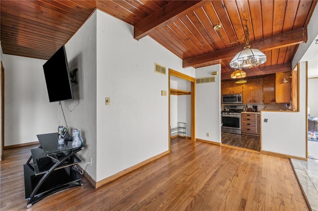 6104 N Garfield Avenue — photo 7