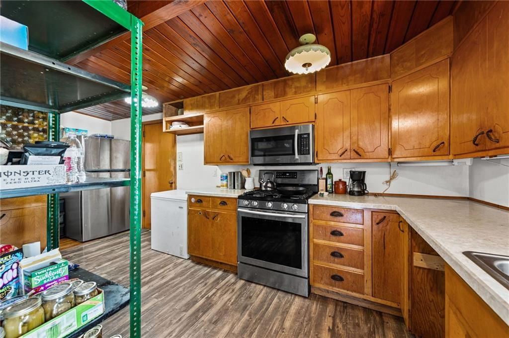 6104 N Garfield Avenue — photo 10