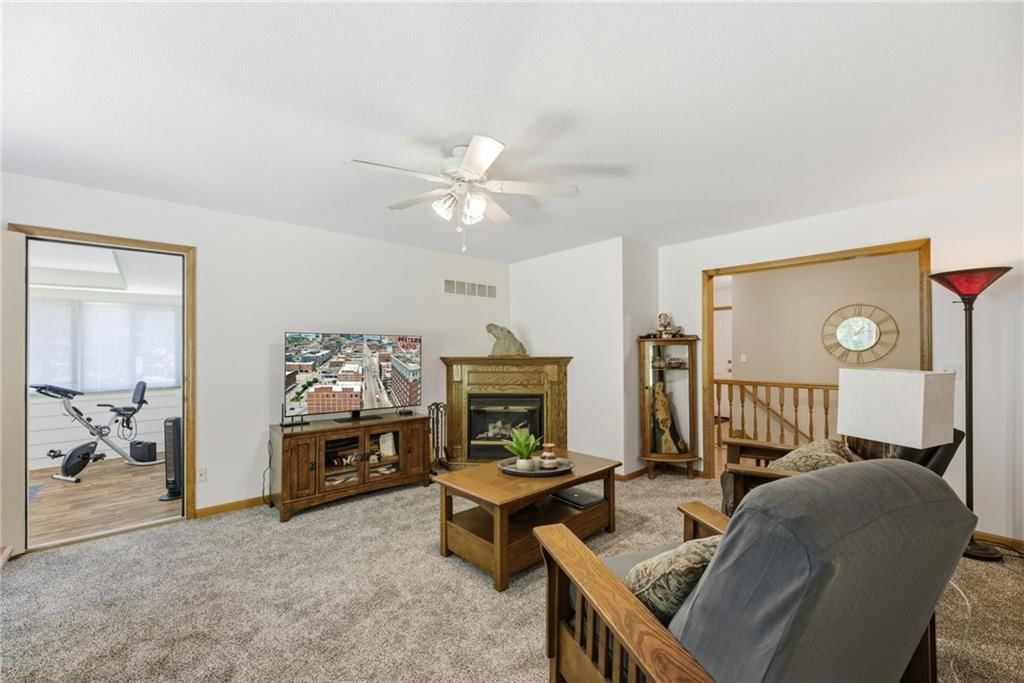 904 Joseph Drive — photo 5