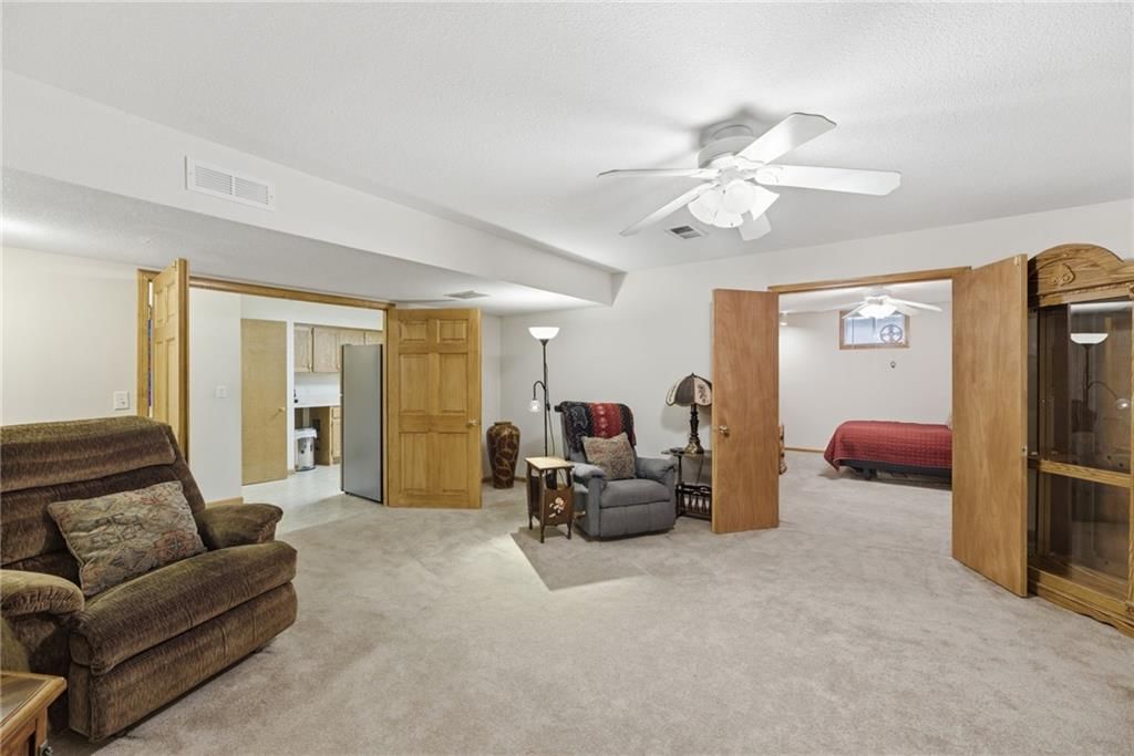904 Joseph Drive — photo 22