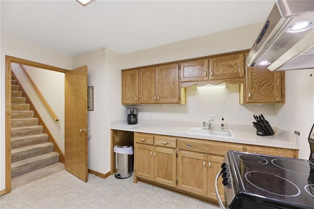 904 Joseph Drive — photo 24