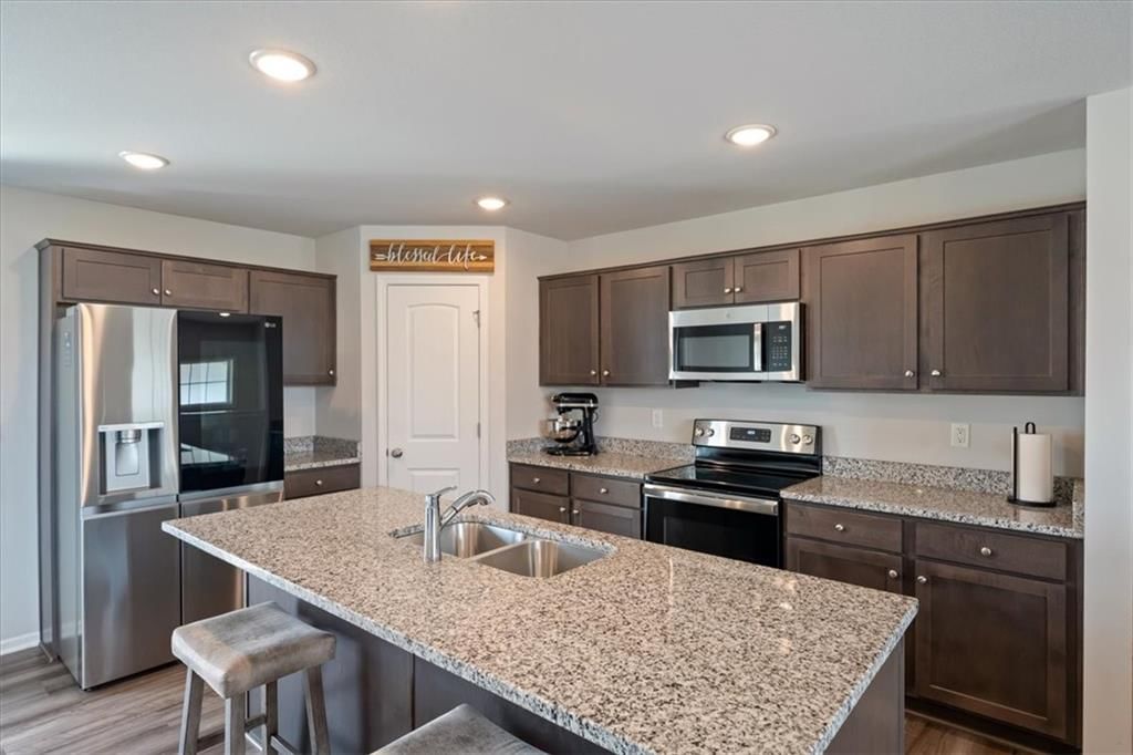 723 Connor Street — photo 8