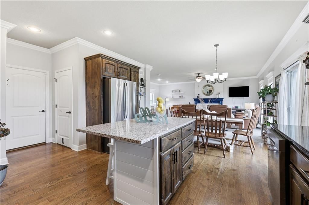 1406 Silhouette Drive — photo 17