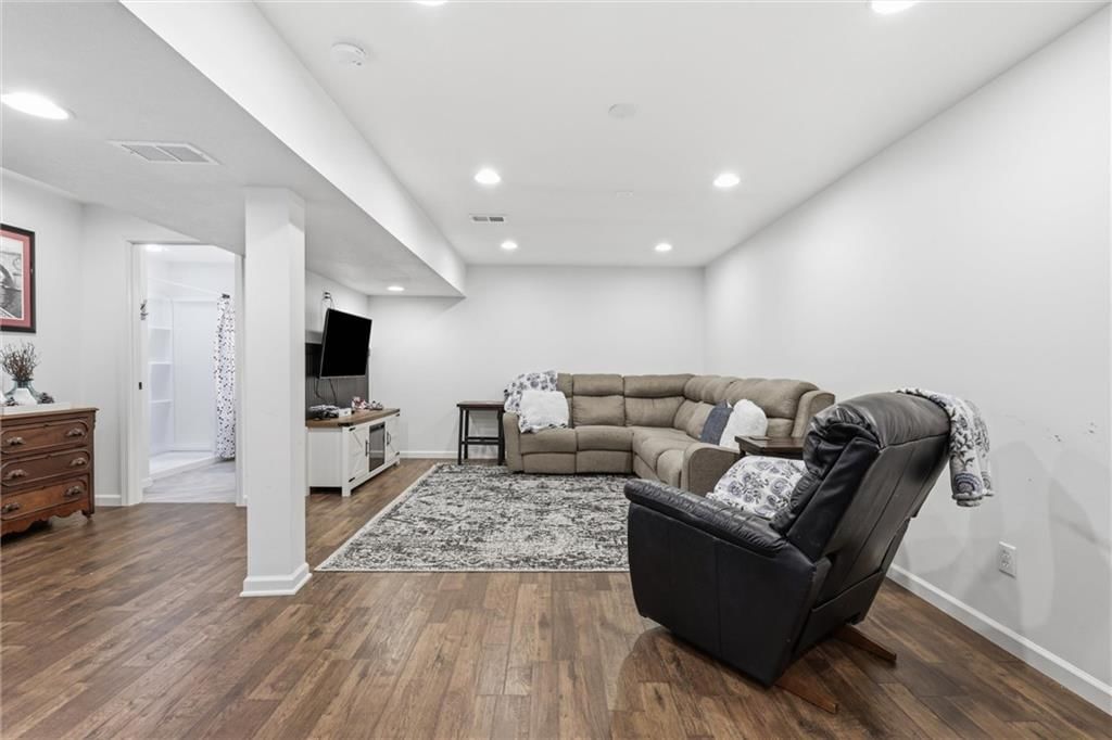 1406 Silhouette Drive — photo 34