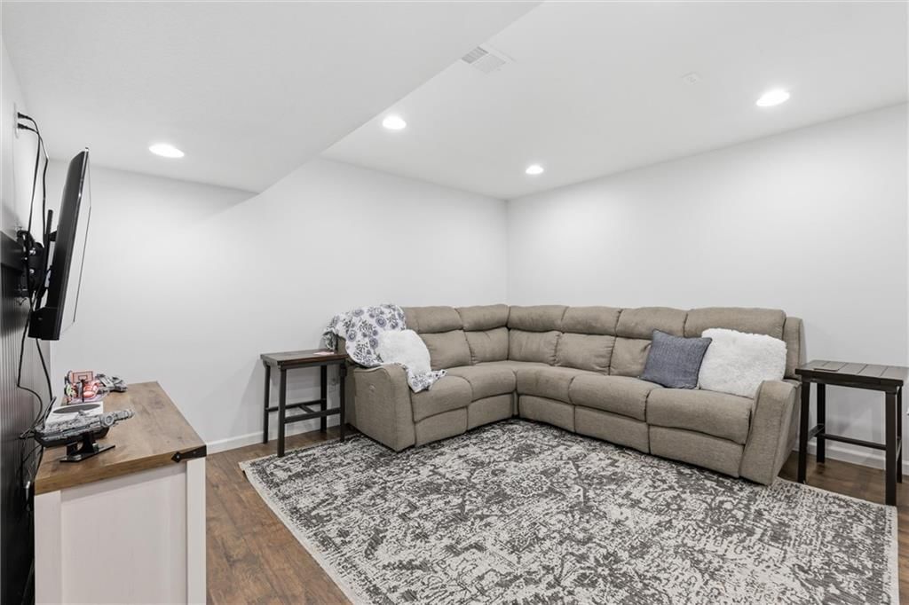 1406 Silhouette Drive — photo 35