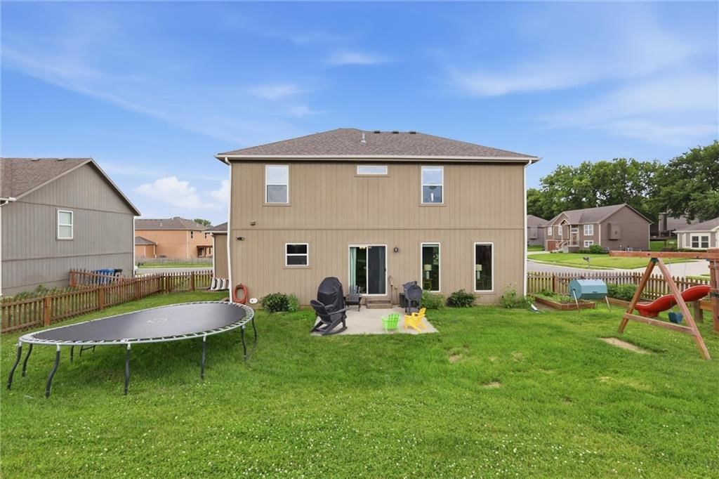 1406 Silhouette Drive — photo 44