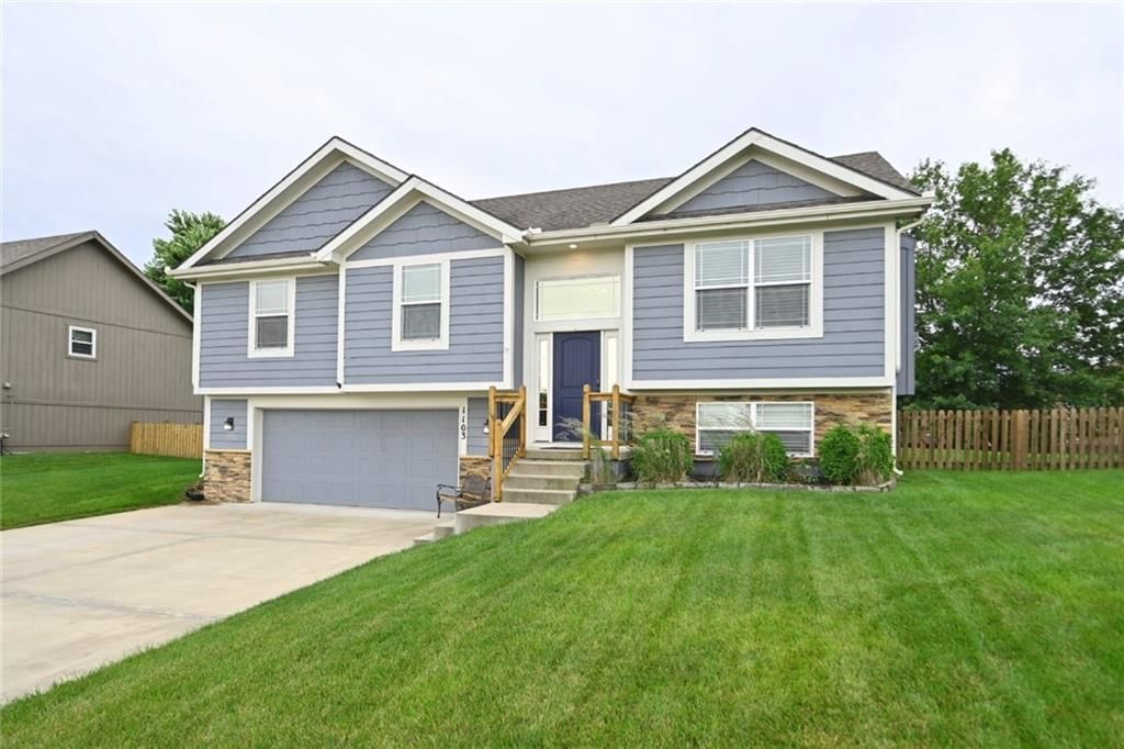 1103 E 18th Street, Kearney, MO