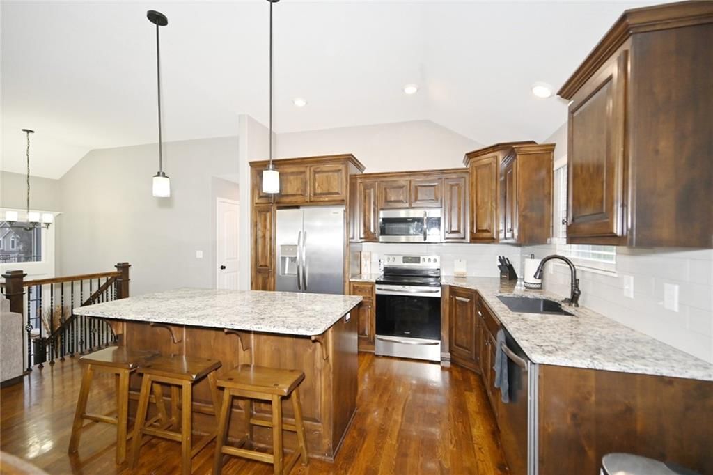 1103 E 18th Street — photo 10