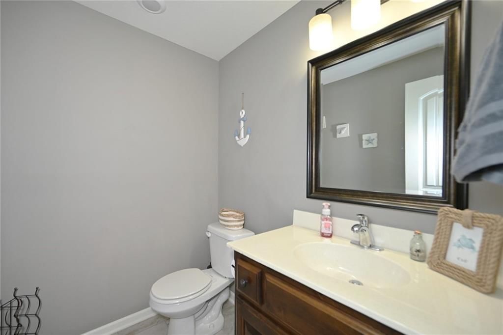 1103 E 18th Street — photo 27
