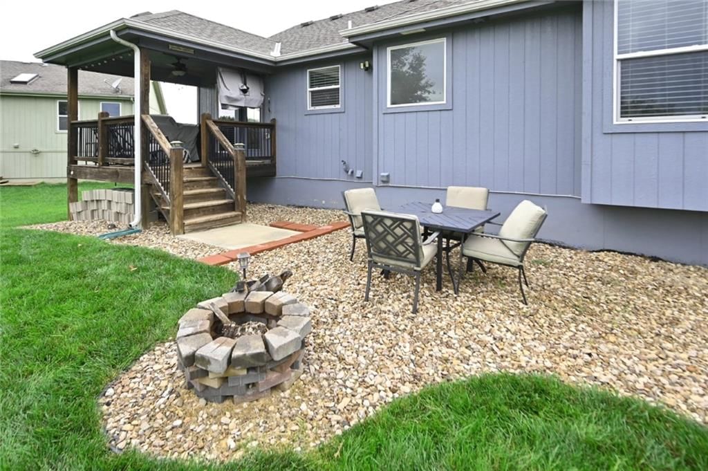 1103 E 18th Street — photo 36