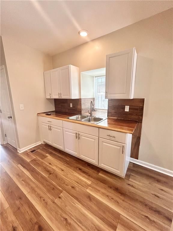 5246 Lyon Avenue — photo 7