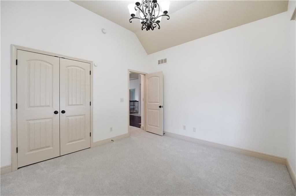 8806 N Norton Avenue — photo 7