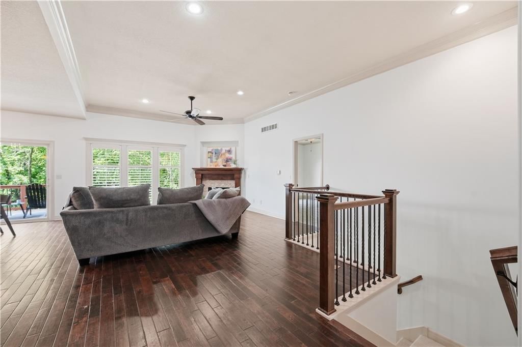 8806 N Norton Avenue — photo 11