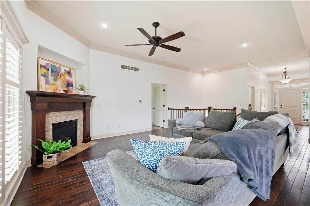 8806 N Norton Avenue — photo 12
