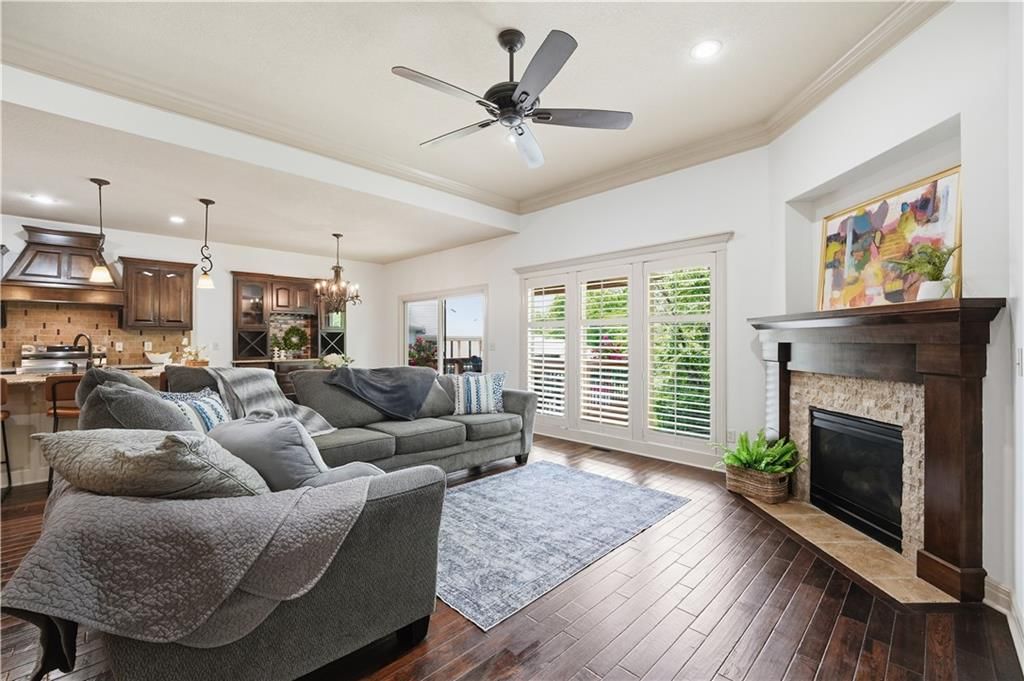 8806 N Norton Avenue — photo 13