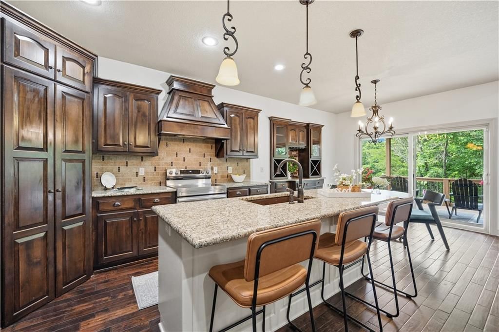 8806 N Norton Avenue — photo 14
