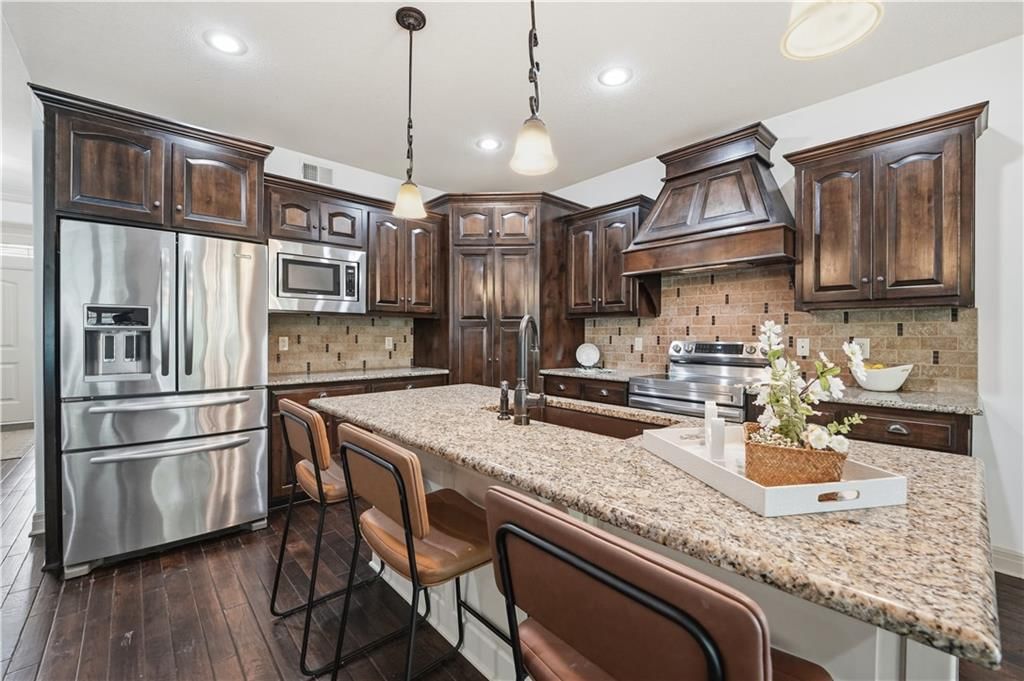 8806 N Norton Avenue — photo 15