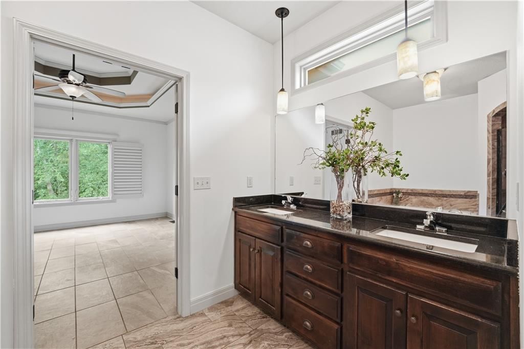 8806 N Norton Avenue — photo 28