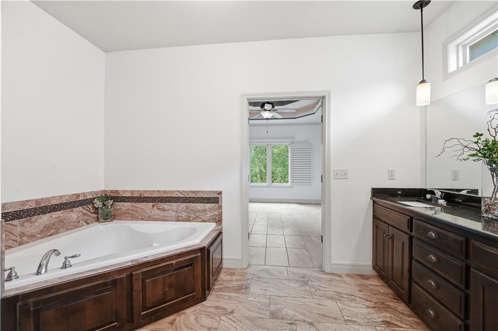 8806 N Norton Avenue — photo 30