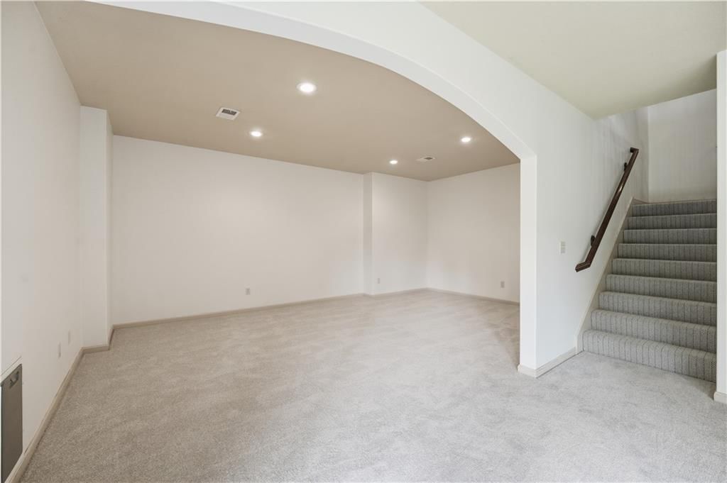 8806 N Norton Avenue — photo 34