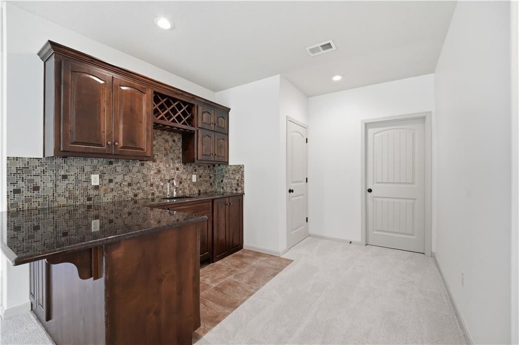 8806 N Norton Avenue — photo 40