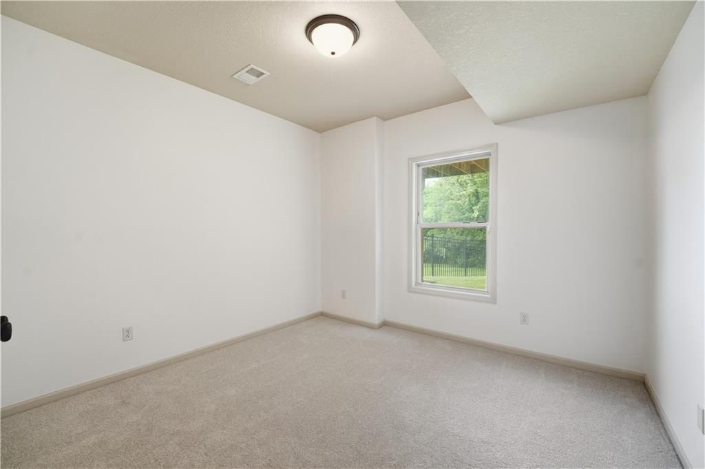 8806 N Norton Avenue — photo 42