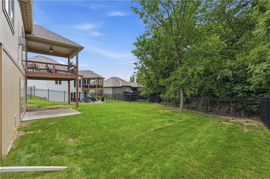 8806 N Norton Avenue — photo 51