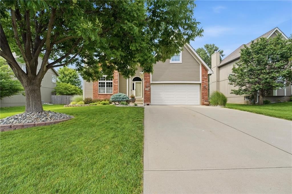 908 SE 12th Street, Lee's Summit, MO