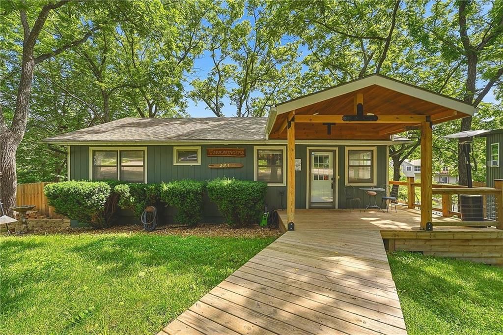 321 W Sugar Lake Drive, Mound City, KS