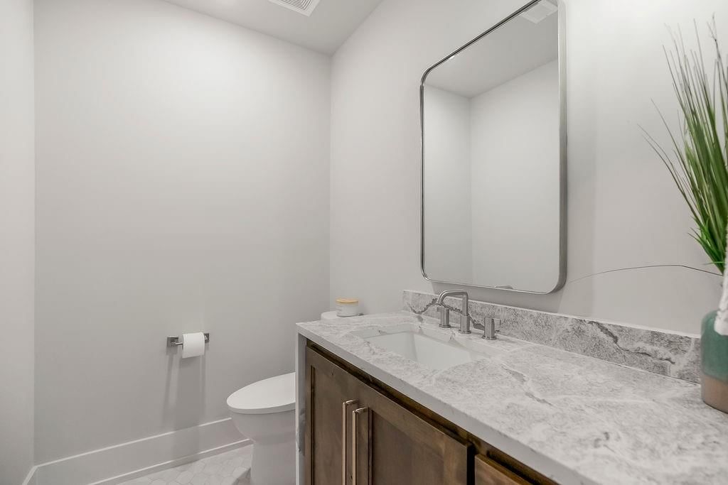 2270 Scenic View Drive — photo 32