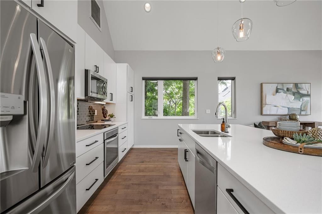 2549 Tracy Avenue — photo 14