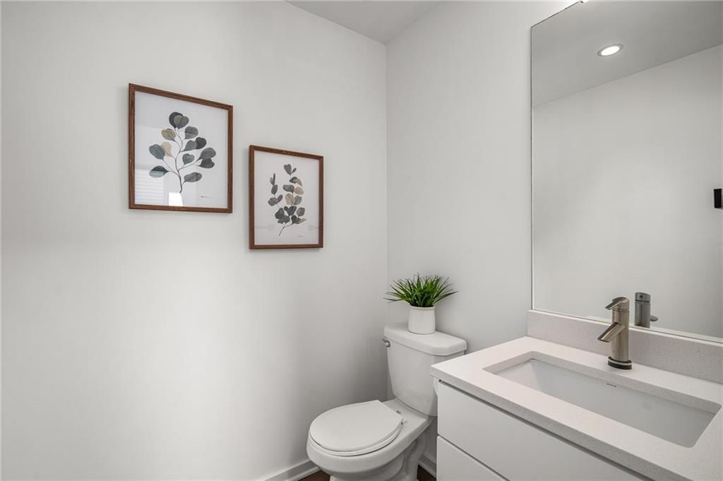 2549 Tracy Avenue — photo 27