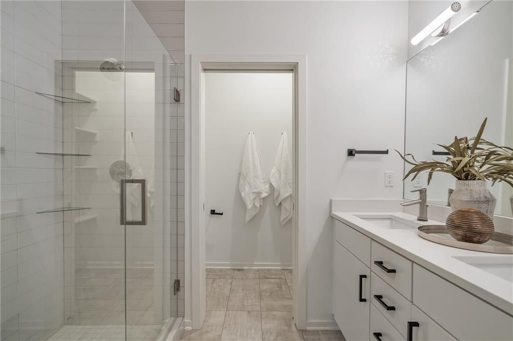 2549 Tracy Avenue — photo 34
