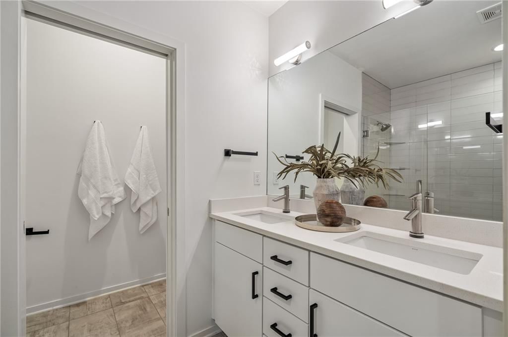 2549 Tracy Avenue — photo 35