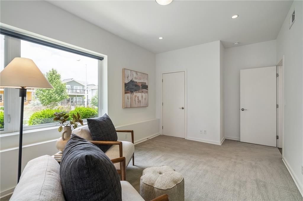 2549 Tracy Avenue — photo 39