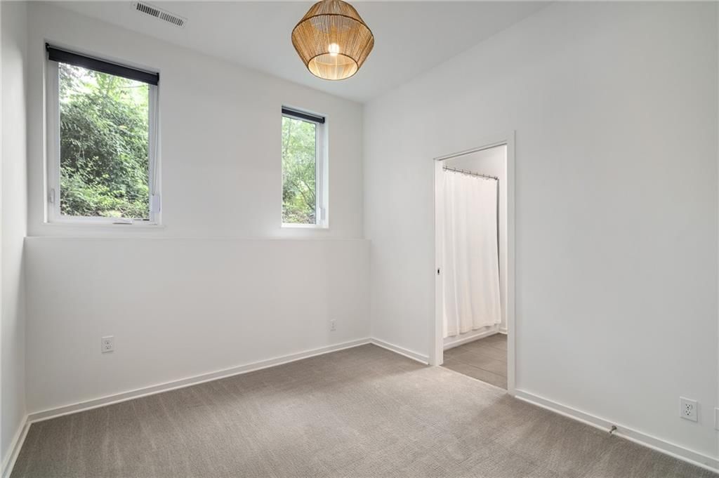 2549 Tracy Avenue — photo 43