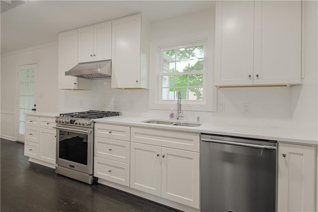 5341 Ash Street — photo 9