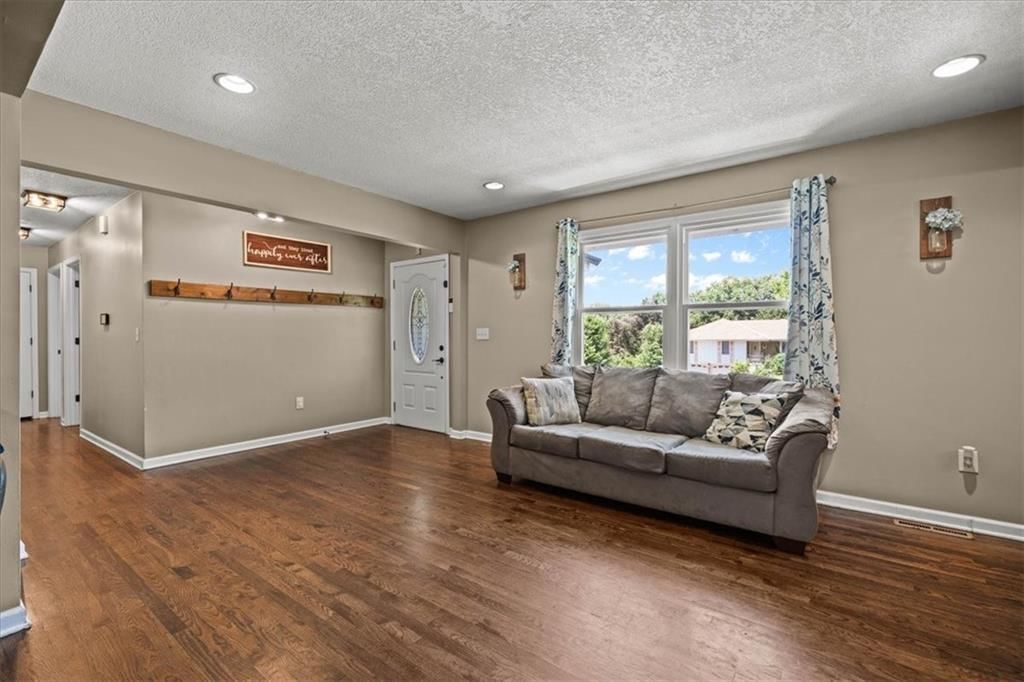 24601 W 86th Terrace — photo 4