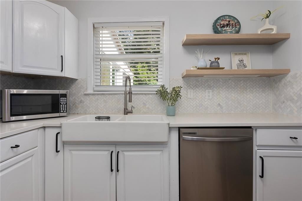 2311 W 76th Street — photo 9