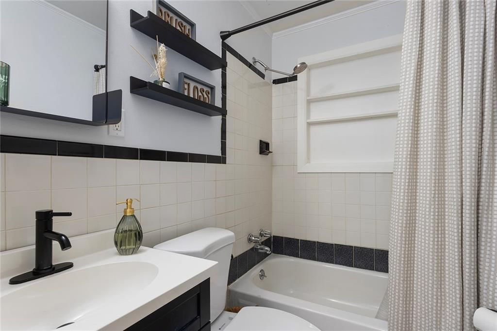 2311 W 76th Street — photo 15