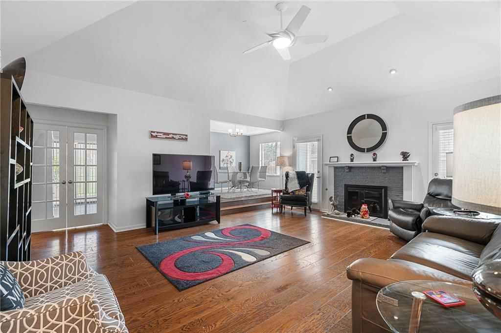 9736 Reeder Street — photo 4