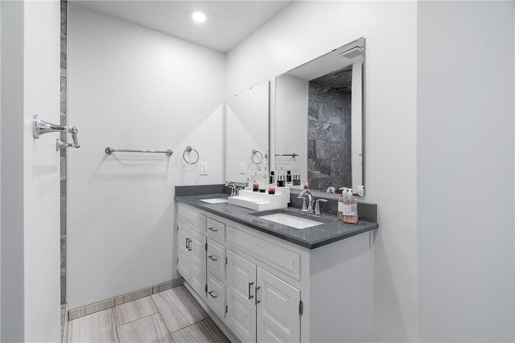 9736 Reeder Street — photo 20