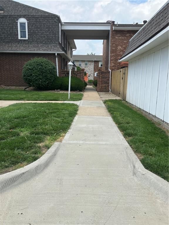 9567 Perry Lane — photo 5